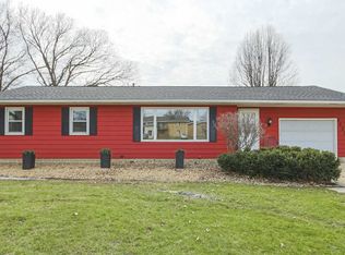 3213 Boulder Dr, Cedar Falls, IA 50613