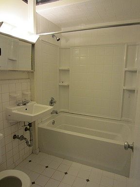 4th image of 304 1/2 E Moore St