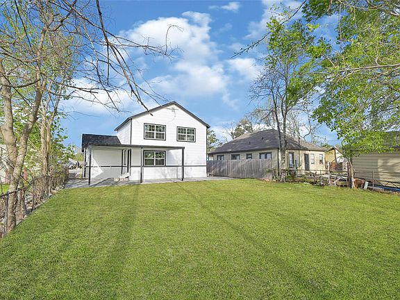 4th image of 513 Main St