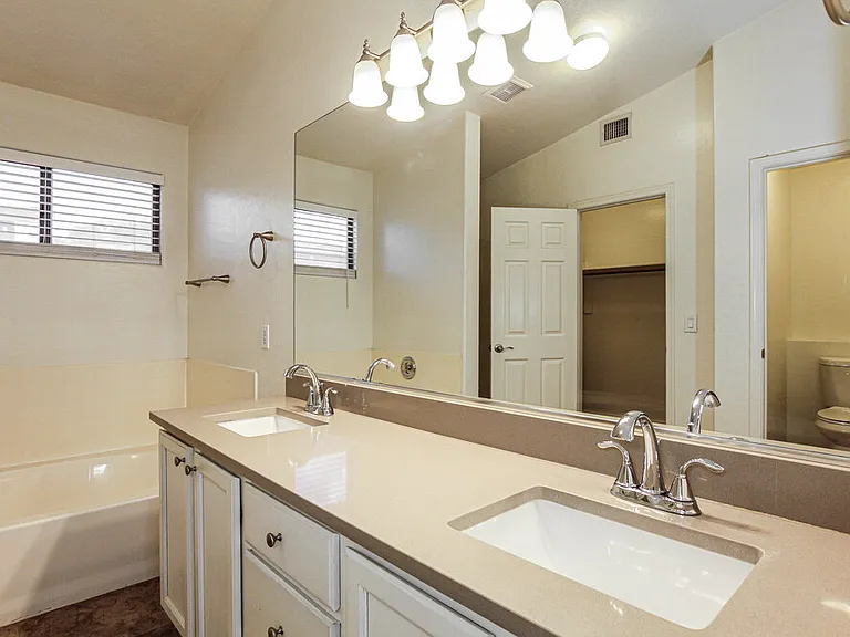 748 W Dublin St — Photo 10