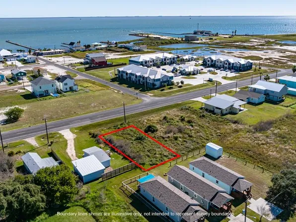 1521 S Church St, Rockport, TX 78382