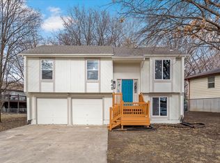 648 E Colleen Dr, Gardner, KS 66030