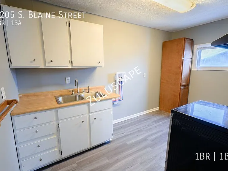 1205 S Blaine St — Photo 6