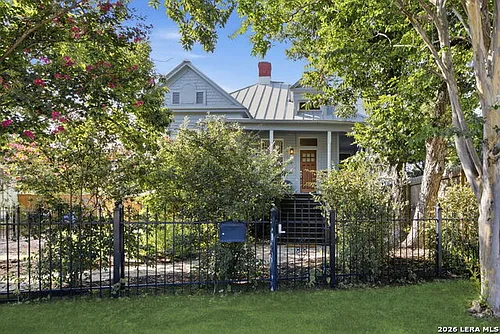 123 Fir St Photo 1