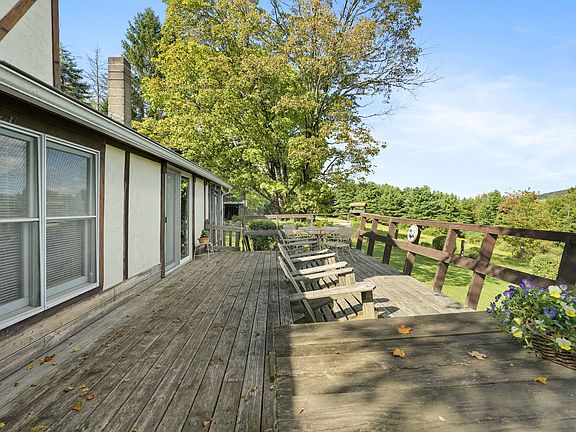 3rd image of 416 McCoy Rd