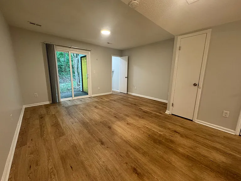 Mosby Townhouses - G — Photo 19