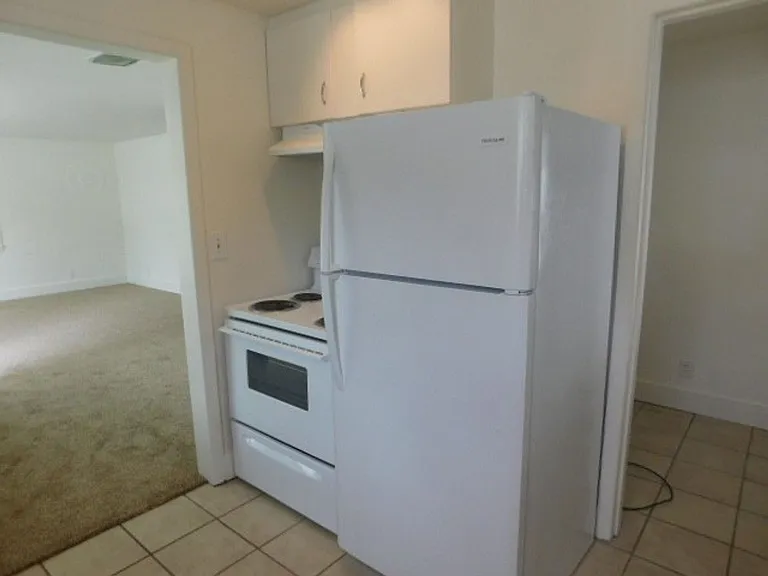 800 Rosemont Ave NW — Photo 3
