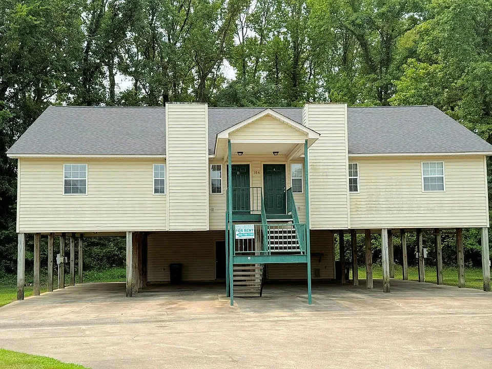 104 Benin Ct #B