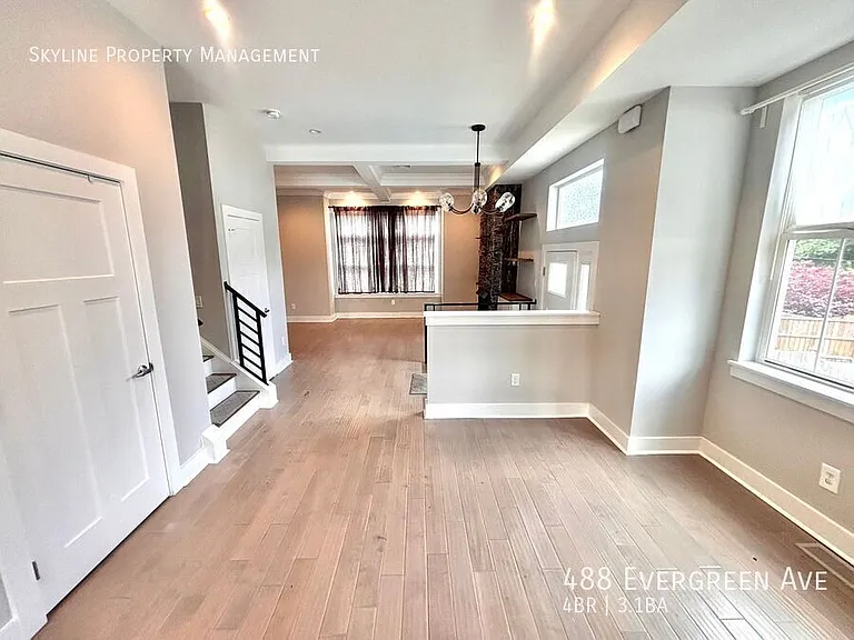 488 Evergreen Ave — Photo 10