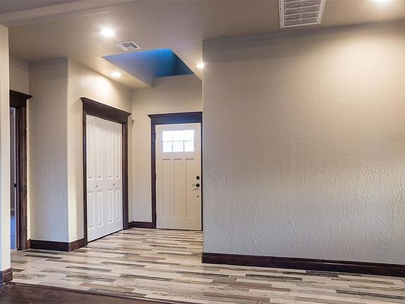 2nd image of 10734 NE Marigold Ln
