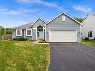 765 Columbine Dr, Elgin, IL 60124