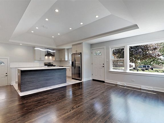 4th image of 4516 N Oriole Ave