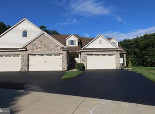 7 Pfautz Cir, Elizabethtown, PA 17022