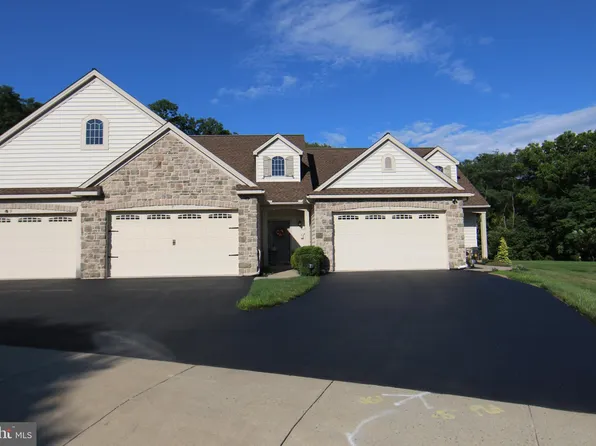 7 Pfautz Cir, Elizabethtown, PA 17022