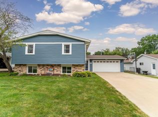 1521 W 5th St, Cedar Falls, IA 50613