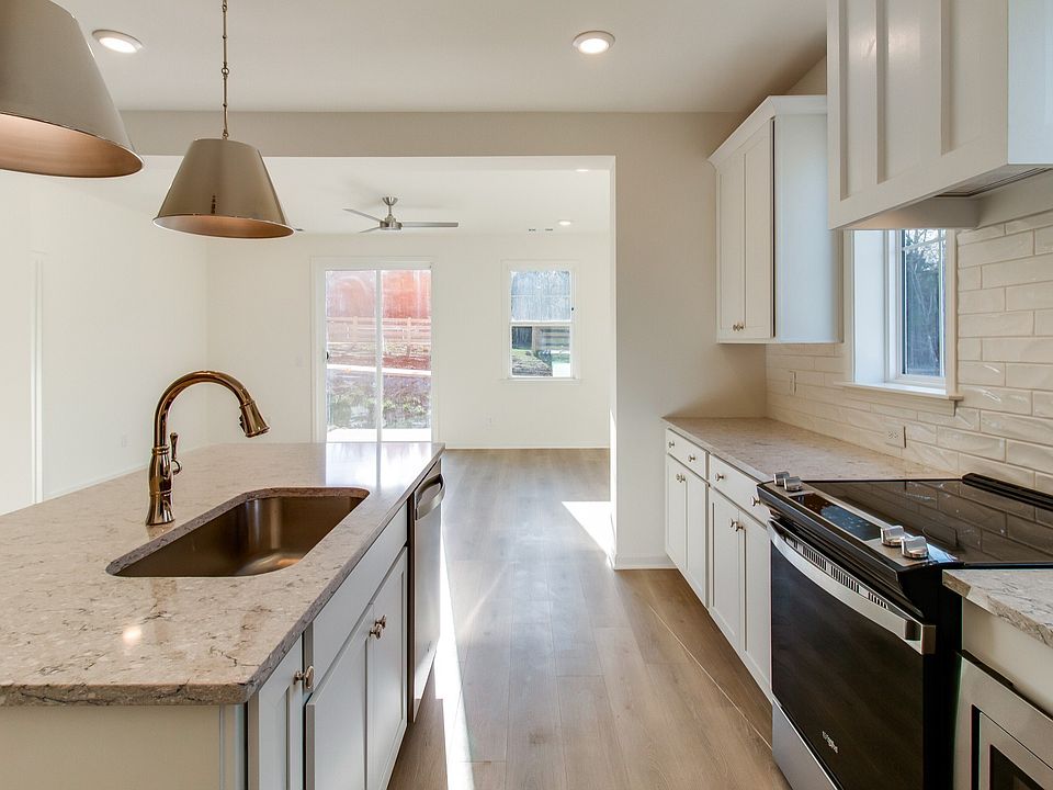 1st image of 559 Byres Ct Lot 15B
