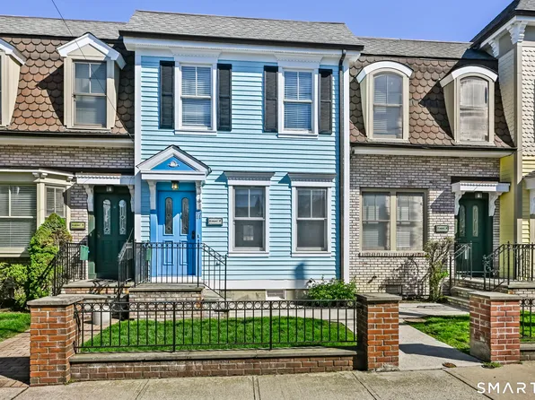 17 Dolsen Pl, Stamford, CT 06901