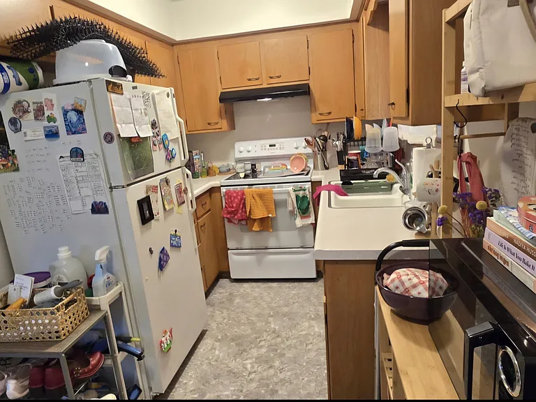206 Kings Row #B — Photo 5