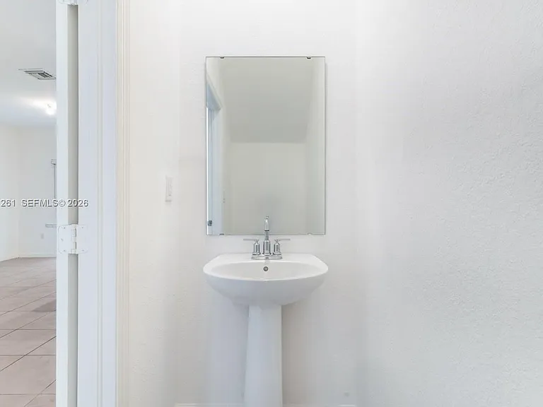 1170 SW 7th Ct #1170 — Photo 13