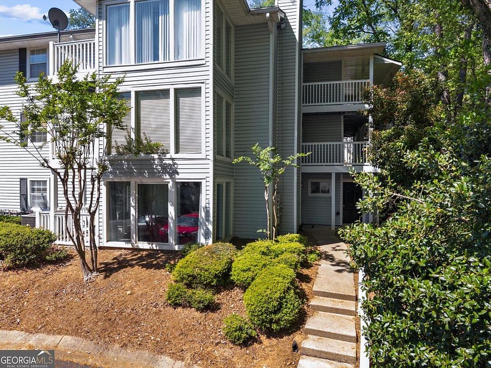 1st image of 1610 Raleigh Cir SE