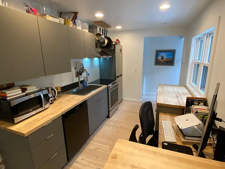 542 N Black Ave — Photo 9