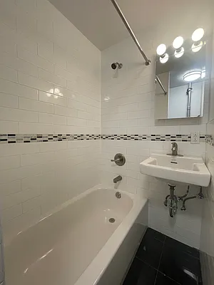 Rented by Oxford Property Group | media 33