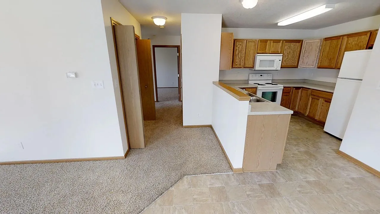 4215 Maricopa — Photo 2
