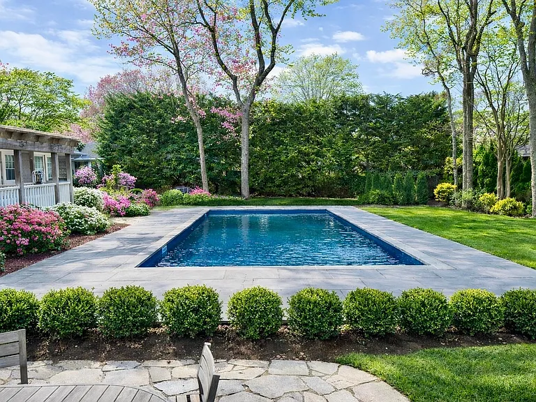 129 Lynncliff Rd — Photo 2