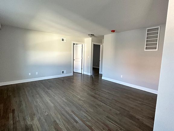 5th image of 153 Kensington Ave #1