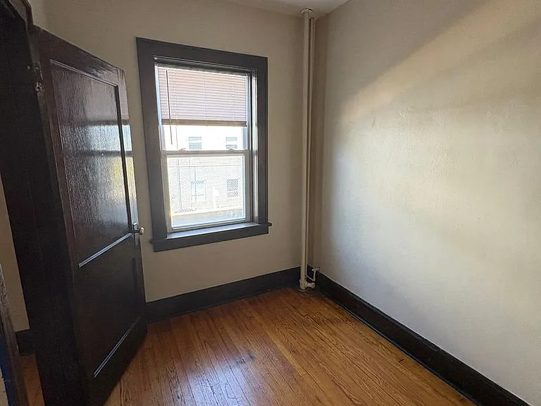 2464 Harney St — Photo 33