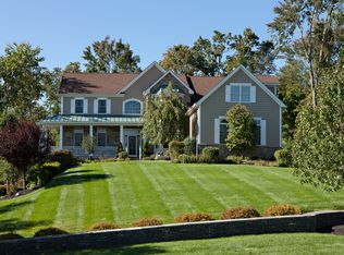 92 Ridgemont Dr, Hopewell Junction, NY 12533