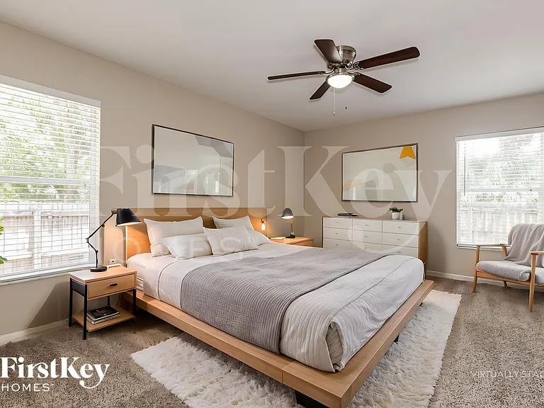1736 W Pine St — Photo 12