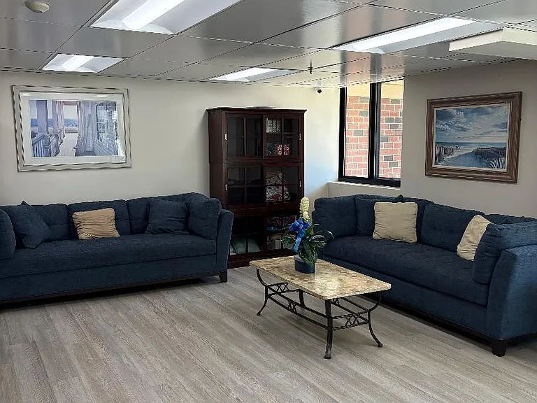 750 W Broadway #5Q — Photo 28