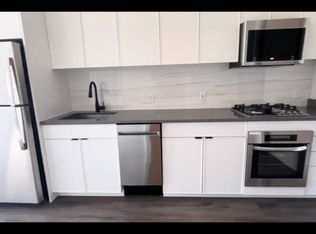 1128 W Van Buren St, Chicago, IL 60607