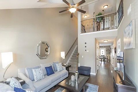 4th image of 3319 Stormello Ln