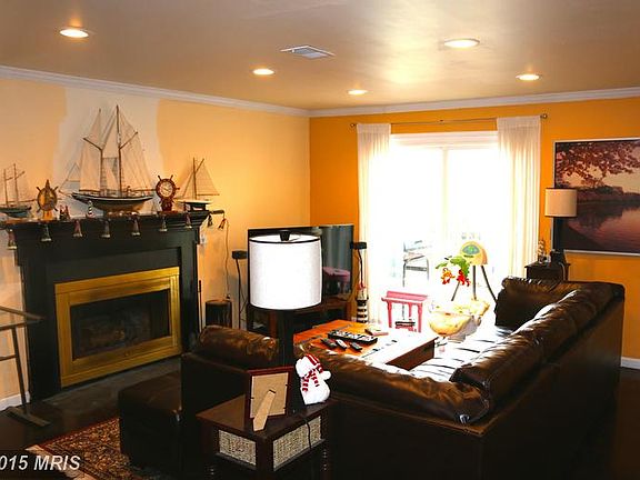 3rd image of 21 Bedford Dr