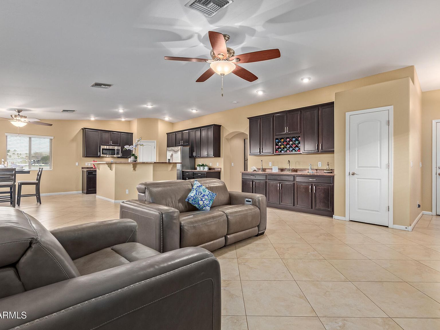 5908 E Hermosa Vista Dr