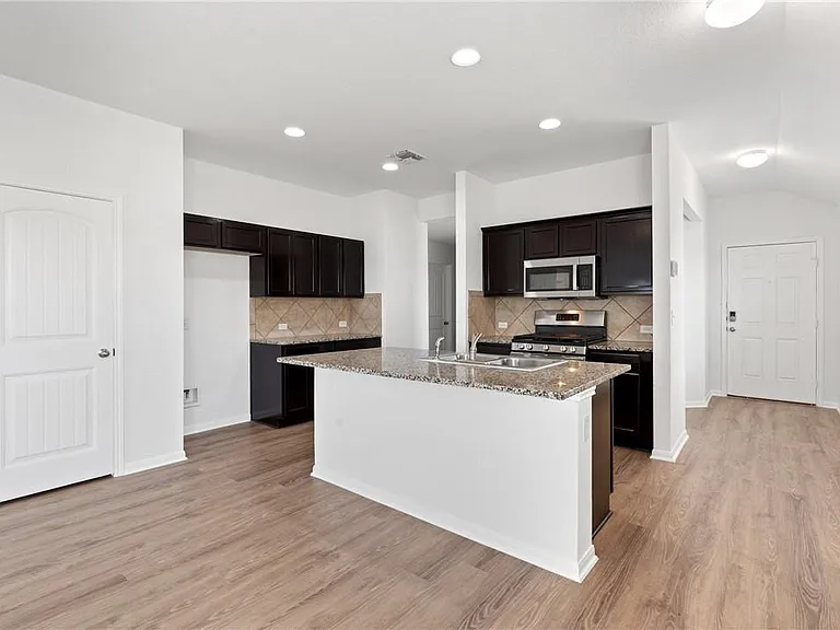 3415 Tilmon Ln — Photo 4