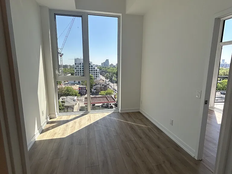 500 Dupont St #814 — Photo 13