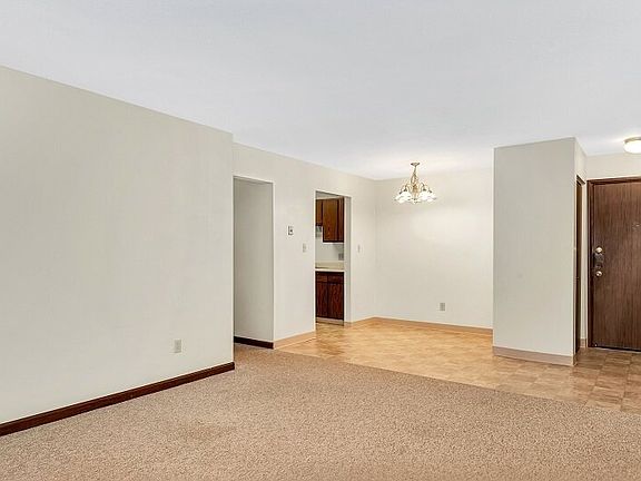 4th image of 206 S 4th Ave E #104