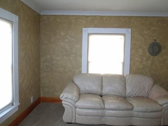 2nd image of 1332 E Beardsley Ave