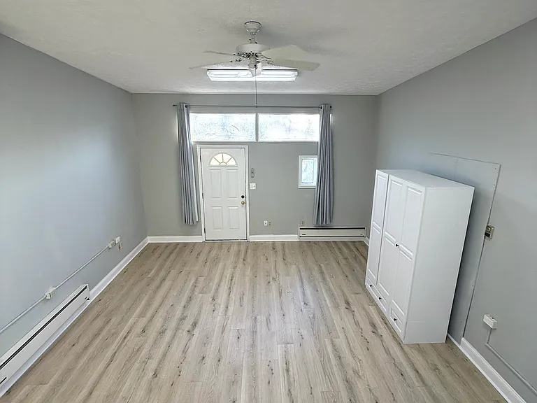 322 Main St #1R — Photo 9