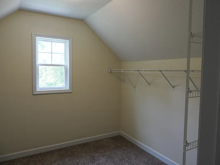 611 Winfall Dr — Photo 13