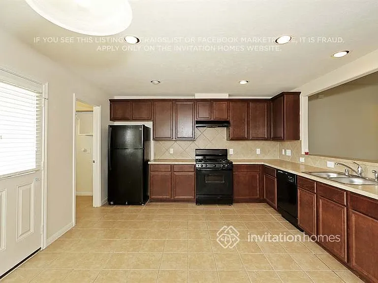 914 Doubletree Glen Dr — Photo 7