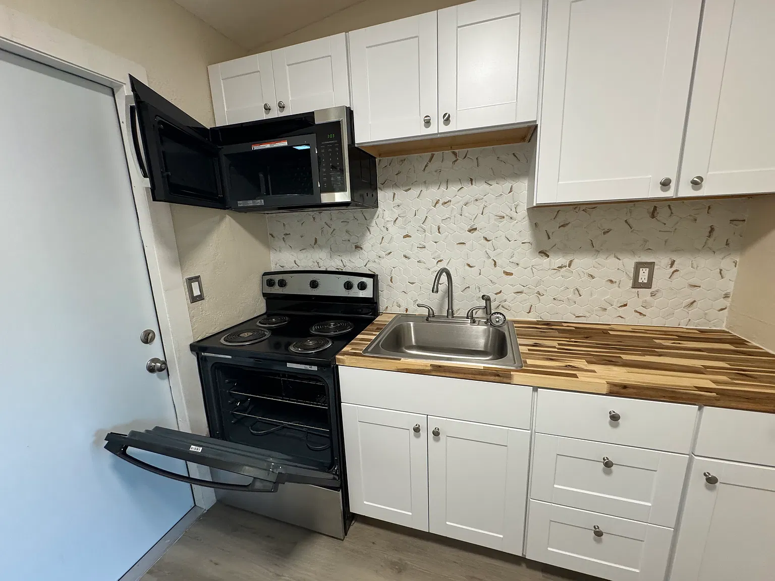 2 bed, 672 sqft, $1,650 — Photo 2