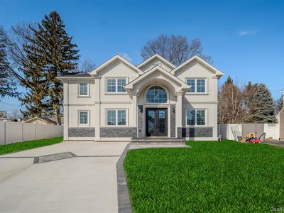 68 Spruce Street, Hicksville, NY, 11801