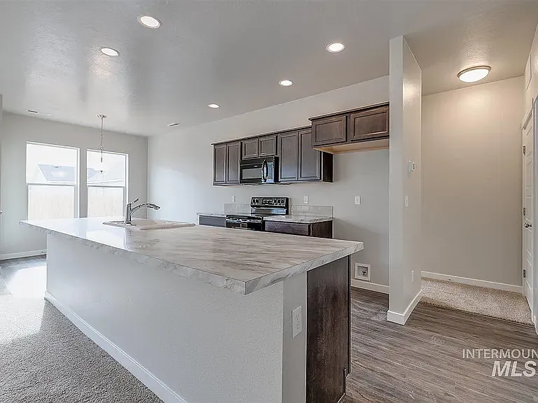6653 E Kirkwood St — Photo 3