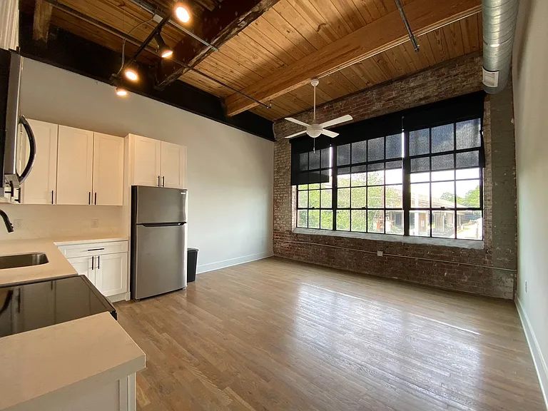 Lofts At Abrams Fixtures — Photo 31