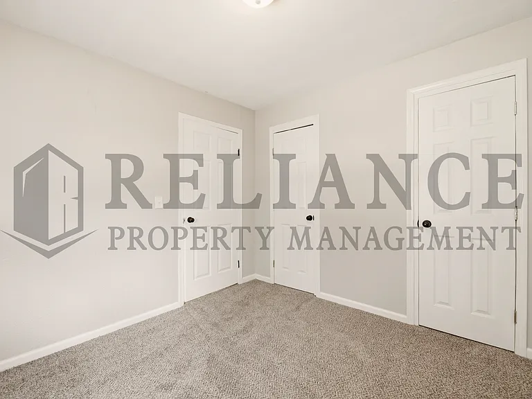 3123 W Douglas Ave — Photo 15
