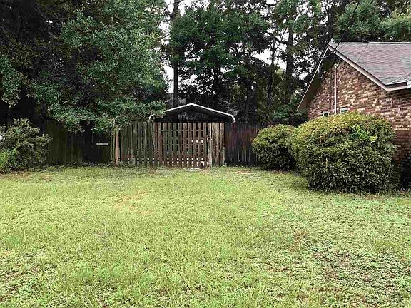 3rd image of 4225 Lynn Ora Dr